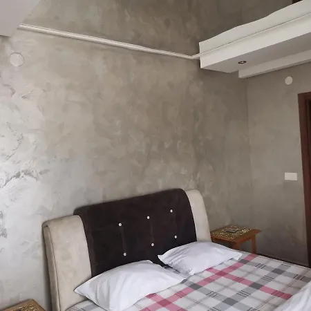 Airport Apartments Belgrado Esterno foto