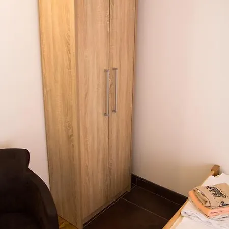 Airport Apartments Belgrado Esterno foto