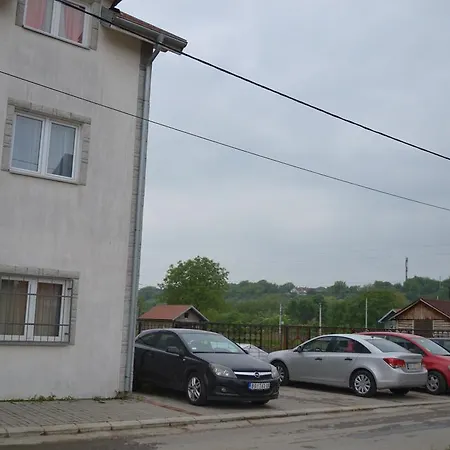 Airport Apartments Belgrado Esterno foto