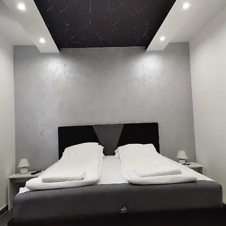 Airport Apartments Belgrado Esterno foto