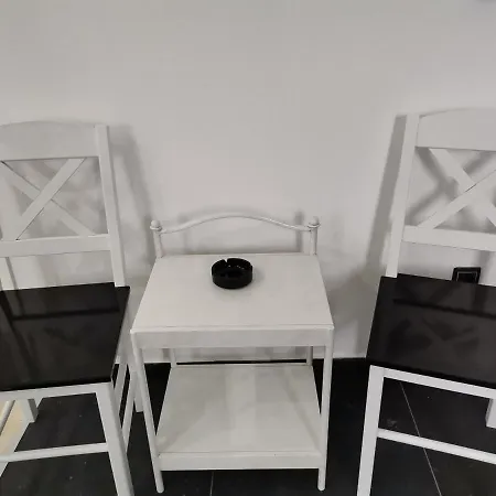 Airport Apartments Belgrado Esterno foto