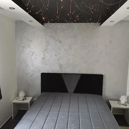 Airport Apartments Belgrado Esterno foto