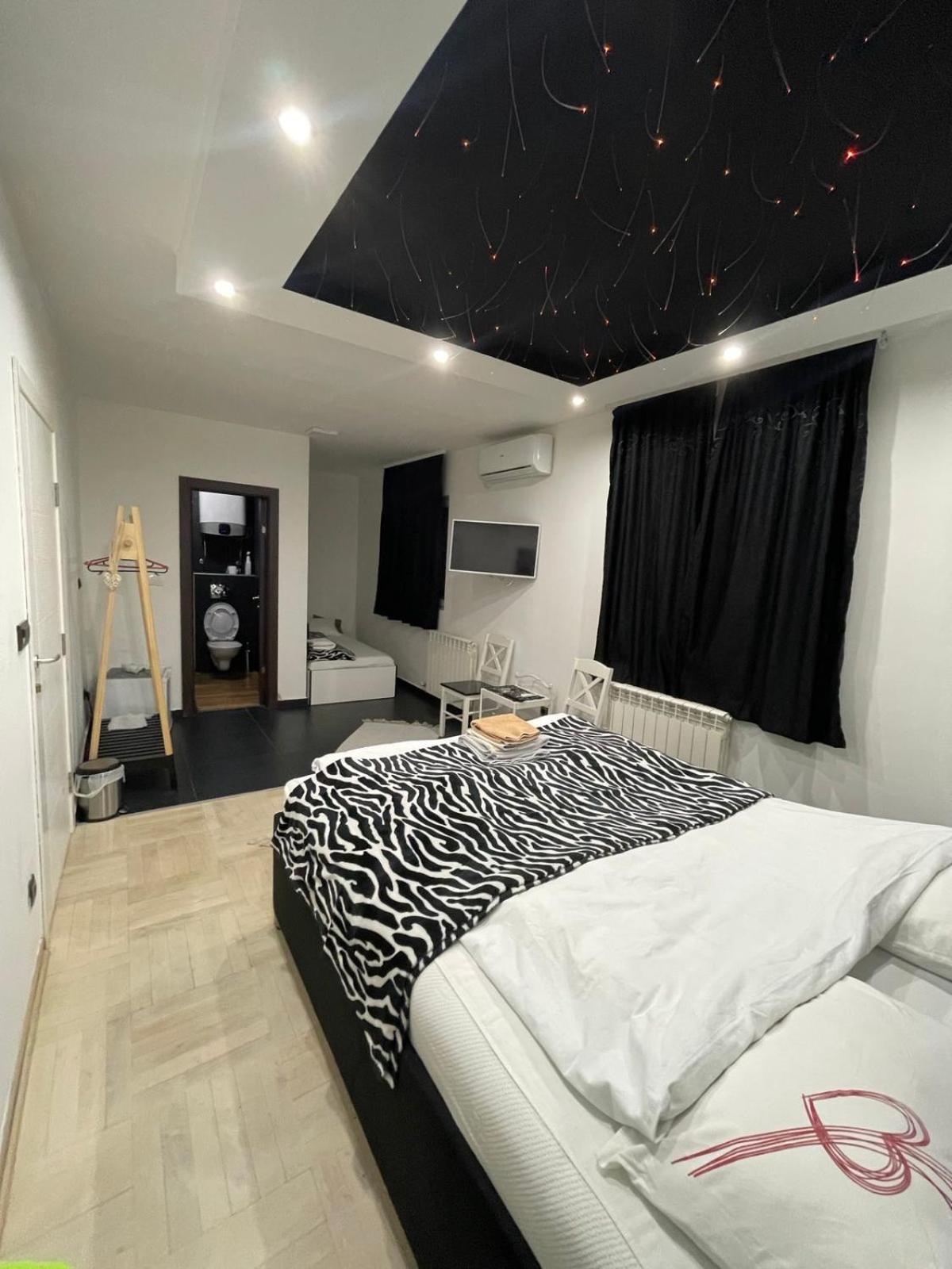 Airport Apartment