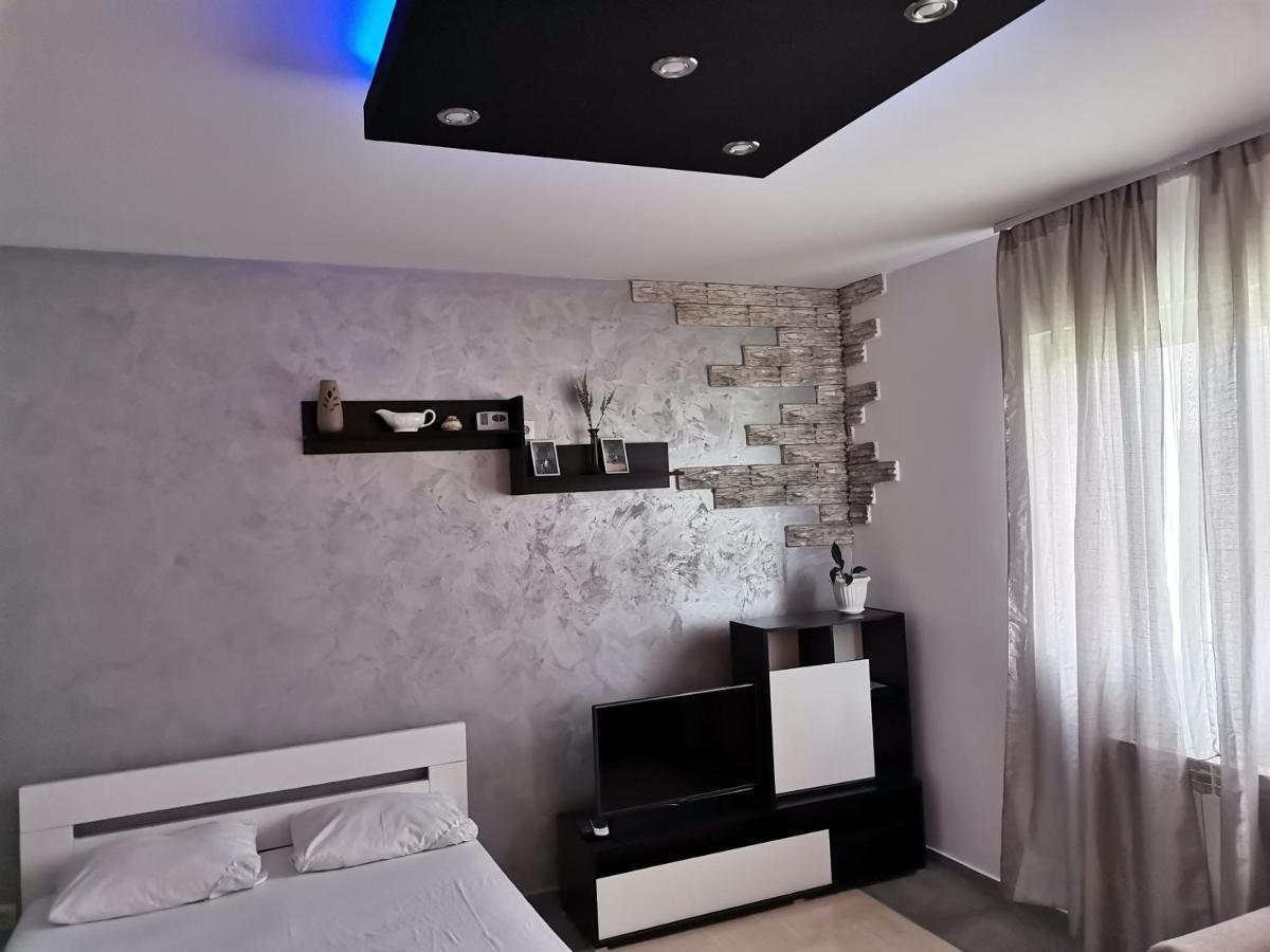 Airport Appartamento Belgrado