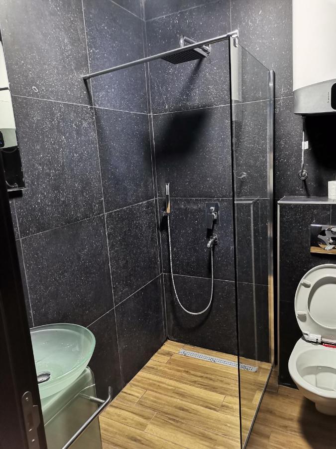 Airport Apartment
