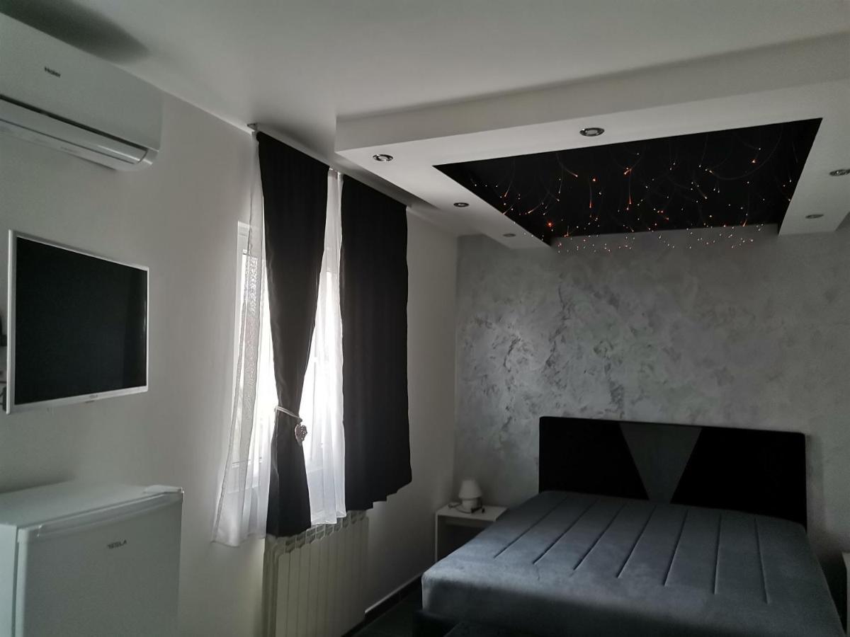 Airport Appartamento Belgrado